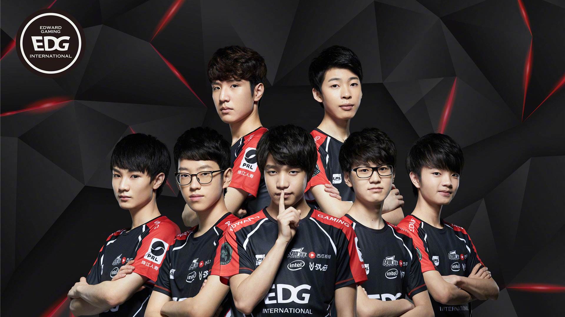 际上凸显了 际上凸显了