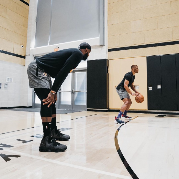 以分担布朗 以分担布朗